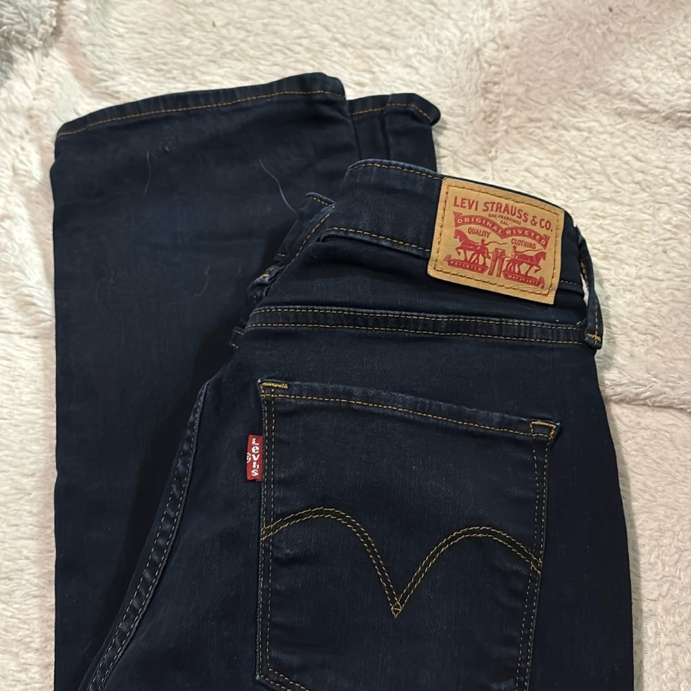 Levi’s classic mid-rise skinny jeans